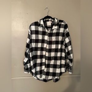 Size large white and black checkered flannel. Levi